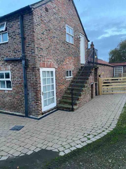 Granary With Hot Tub * York